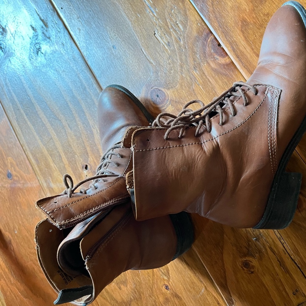 Vintage looking. EOS Celia boots
